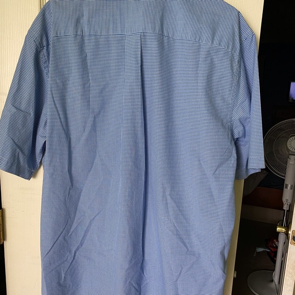 Men’s short-sleeve button down shirt. Size L. - Picture 2 of 4